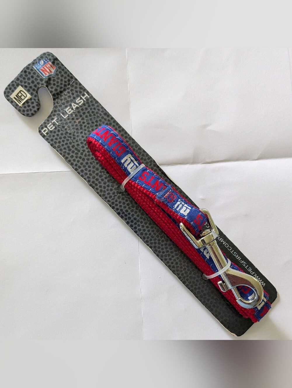 Brand New NFL NEW YORK GIANTS Football Medium Dog Leash